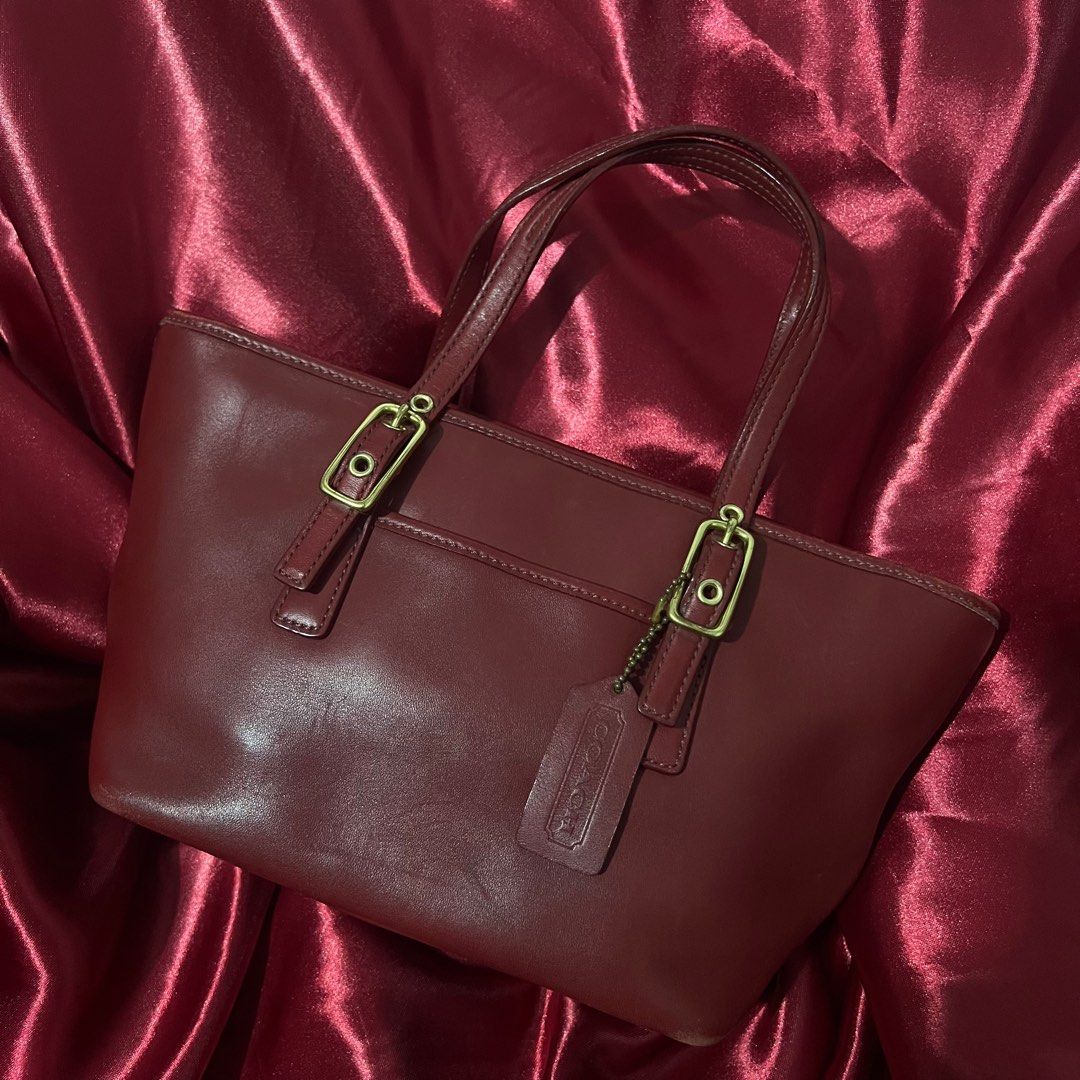 SMALL VINTAGE COACH IN BURGUNDY (Category: Luxury Bags & Wallets) located in Manila. Submitted by y2kkimsthrift (Listing ID 1352176480, Image 1). Description: NEGOTIABLE.