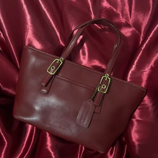 (Category: ) located in . Submitted by y2kkimsthrift (Listing ID 1352176480, Image 1). Description: .