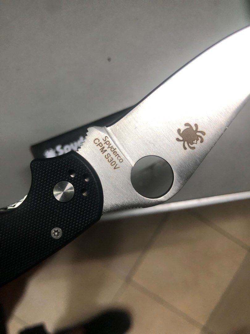 Spyder utility knife (Category: Hiking & Camping) located in Pasig City. Submitted by wild_rex_blaza (Listing ID 1352235040, Image 3). Description: Spyder utility knife Brand new. Preloved. Legit item Stainless black Reason for selling: decluttering knife collection.