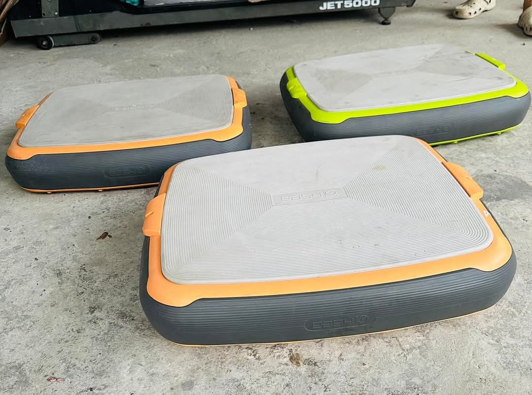 Stepping and Jumping Board (Category: Exercise Mats) located in Bulacan. Submitted by mysticdeer.6d7f47 (Listing ID 1352277700, Image 2). Description: Easy 10 Stepping Jumping Board 3 pcs Available 800 each 2k for take all.