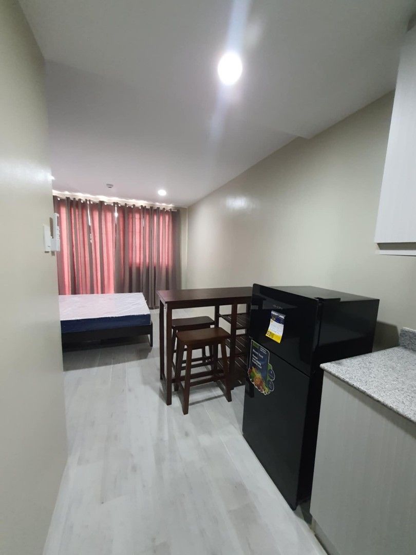 Studio unit for rent in Ayala Center (Category: Apartments & Condos) located in Manila. Submitted by armee_f (Listing ID 1352259420, Image 3). Description: Looking for a condo in the heart of Cebu City? This fully furnished studio unit at Cityscape Hotel & Condominium is perfect for professionals, students, expatriates, and business travelers who want to live close to everything that matters. ✨ Prime Location 🏢 Near Cebu Business Park 💼 Minutes