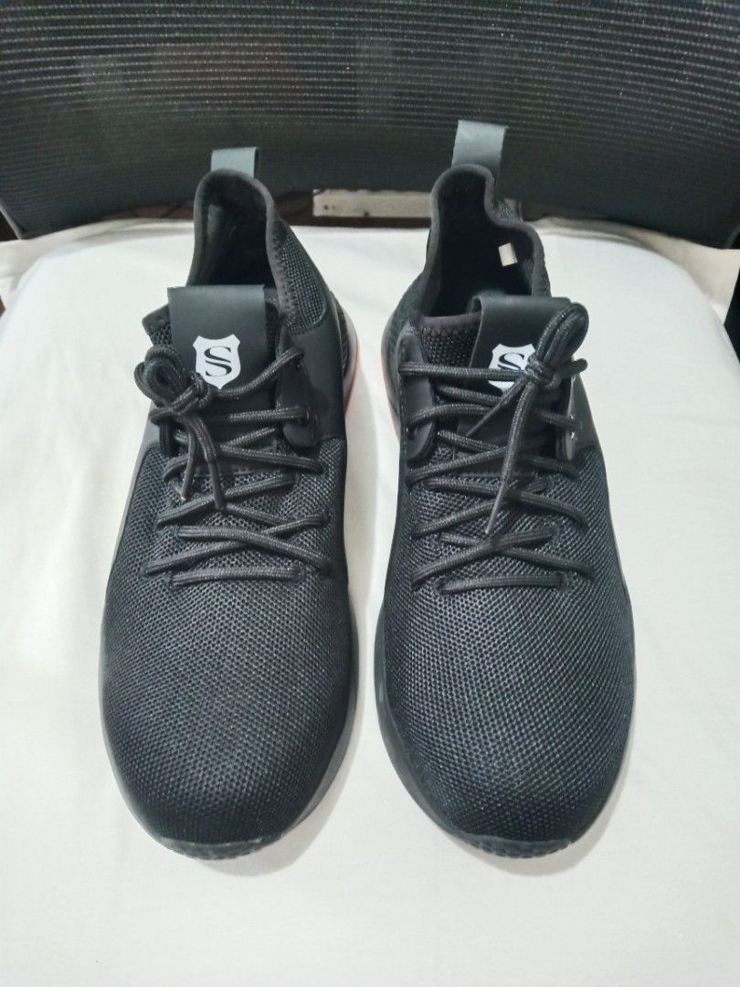 Suadex Lightweight Steel Toe Sneakers (Category: Sneakers) located in Quezon City. Submitted by clmcr (Listing ID 1352196108, Image 1). Description: PLEASE READ DESCRIPTION CAREFULLY BEFORE BUYING. - Brand new - Suadex Lightweight Steel Toe Sneakers - Perfect pang construction sites na work - Di nagamit kahit once - Size: 46 EU (13.5 US) - Length: 30.5 cm - 69.99 usd (original price).