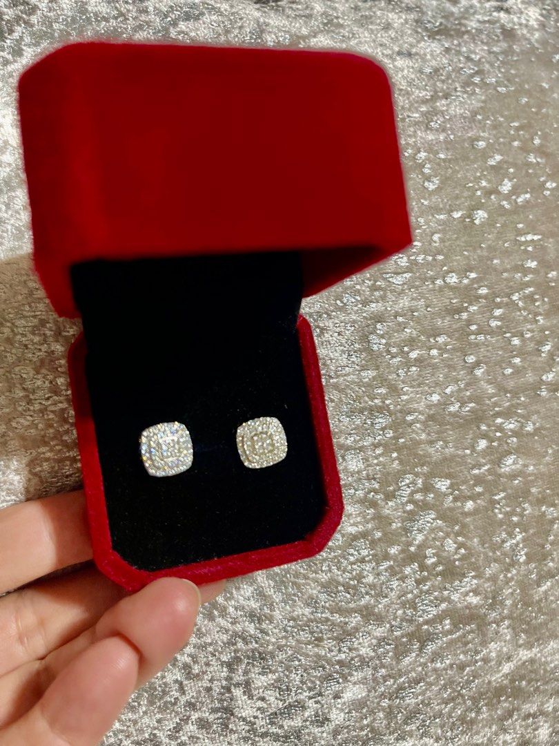 Swiss dia earrings (Category: Earrings) located in Bulacan. Submitted by grazcloset (Listing ID 1352270793, Image 3). Description: Swiss diamond earrings Non tarnish made of titanium Bought : 2,800 Selling price : 1,700 ∙ payment first.