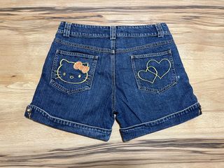 (Category: ) located in . Submitted by shoptill1drop (Listing ID 1352327662, Image 1). Description: .