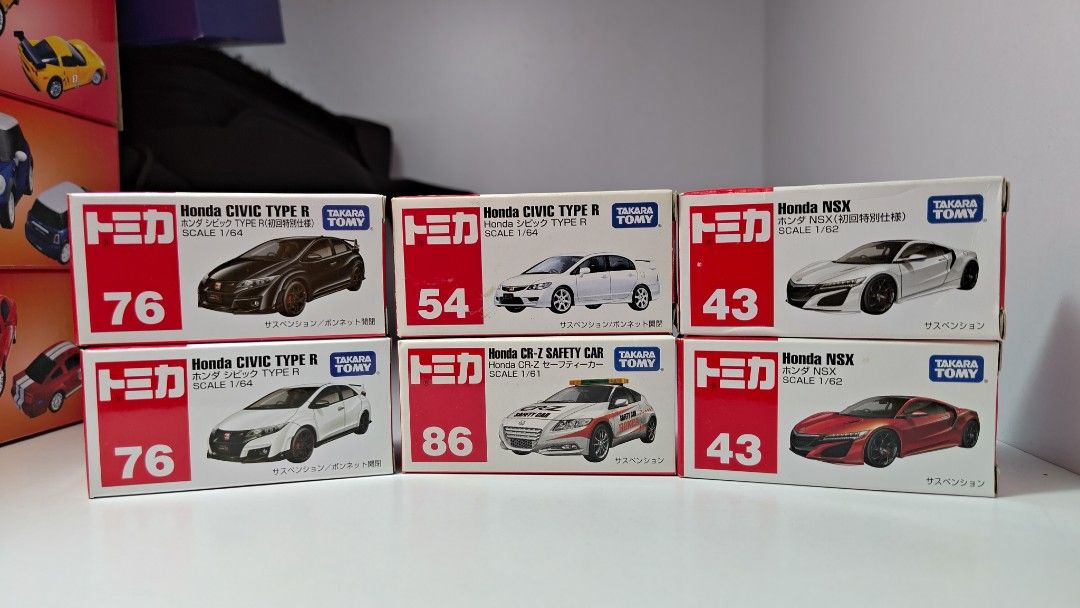 Tomica車仔 （分類：汽車模型）位於 Hong Kong。 由 fairladyz34 提交（商品編號 1352289310，圖片 4）。簡介： 全圖走不散賣 圖1：$200 Centenario 開過，盒一般，有膠袋 Reventon 開過，盒一般，一盒冇膠袋 Aventador 一盒全新，一盒盒一般冇膠袋 圖2：$50 Fairlady 全部開過盒一般冇膠袋 圖3：$150 黑盒，白盒86 開過盒ok有膠袋 舊86盒一般冇袋 BRZ盒殘冇袋 圖4：$300 Type R FK2 開過，盒ok，有袋 Type R FD2 開過，盒ok，冇袋 NSX 開過，盒ok，有袋 CR-Z Safety Car開過，盒ok，有袋 圖5：$300 Countach 開過，盒ok，有袋 S2000 開過，盒ok，有袋 RC F GT500 開過，盒ok，冇袋 IDS Concept 開過，盒ok，冇袋 圖6：$80 720S 開過，盒ok，有袋 911 開過，盒一般，冇袋 圖7：$250 FC，F