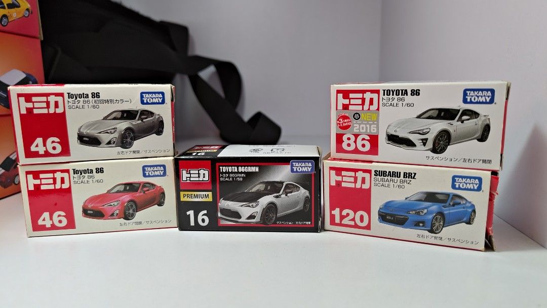 Tomica車仔 （分類：汽車模型）位於 Hong Kong。 由 fairladyz34 提交（商品編號 1352289310，圖片 3）。簡介： 全圖走不散賣 圖1：$200 Centenario 開過，盒一般，有膠袋 Reventon 開過，盒一般，一盒冇膠袋 Aventador 一盒全新，一盒盒一般冇膠袋 圖2：$50 Fairlady 全部開過盒一般冇膠袋 圖3：$150 黑盒，白盒86 開過盒ok有膠袋 舊86盒一般冇袋 BRZ盒殘冇袋 圖4：$300 Type R FK2 開過，盒ok，有袋 Type R FD2 開過，盒ok，冇袋 NSX 開過，盒ok，有袋 CR-Z Safety Car開過，盒ok，有袋 圖5：$300 Countach 開過，盒ok，有袋 S2000 開過，盒ok，有袋 RC F GT500 開過，盒ok，冇袋 IDS Concept 開過，盒ok，冇袋 圖6：$80 720S 開過，盒ok，有袋 911 開過，盒一般，冇袋 圖7：$250 FC，F