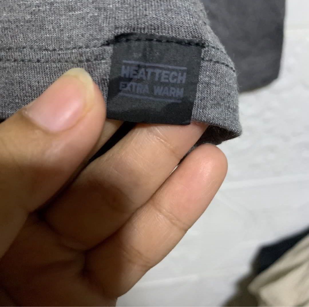 Uniqlo Extra Warm Heattech (Category: Longsleeves) located in Makati City. Submitted by bgc27 (Listing ID 1352247703, Image 2). Description: Well used but in good condition..