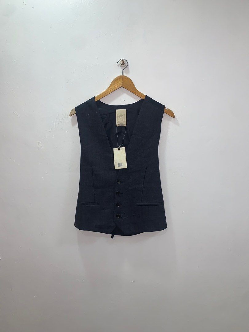 WOOYOUNGMI CINCH BACK VEST (Category: Vests) located in Cavite. Submitted by ___layern0ne (Listing ID 1352253488, Image 1). Description: Tagged Size: 46 Armpit to Armpit: 18 inches Length: 21.7 inches Measured laid flat and a bit stretched Never worn | Still with tag | No rips or holes | Slightly wrinkled due to storage.