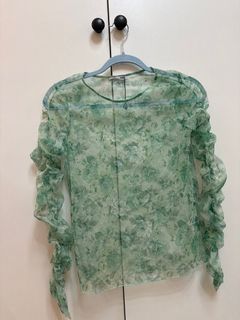 (Category: ) located in . Submitted by snoopywardrobe (Listing ID 1352296170, Image 1). Description: .