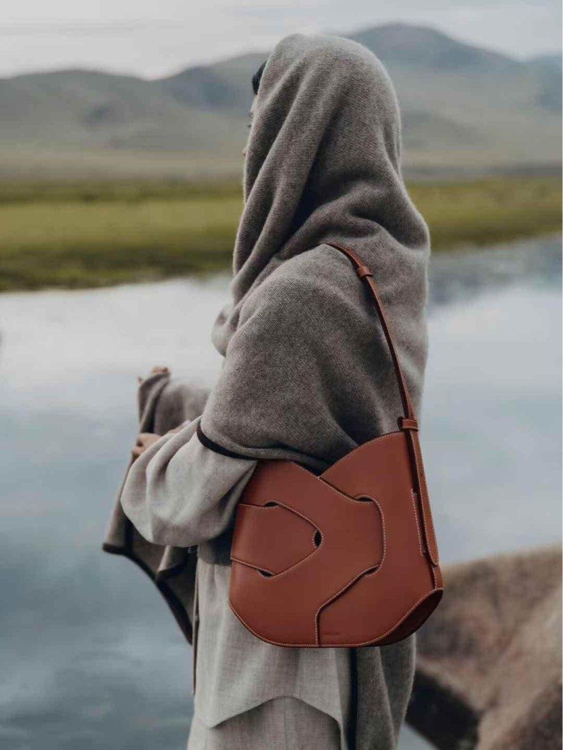 🇺🇸AUTHENTIC POLENE BAG🇺🇸 (Category: Shoulder Bags) located in Manila. Submitted by Supermomshie (Listing ID 1352335644, Image 2). Description: AUTHENTIC AND BRANDNEW ‼️ ✅ box ✅ dust bag .