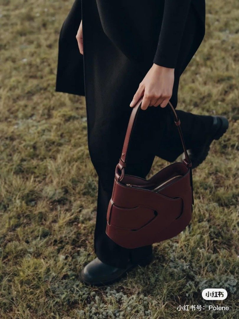 🇺🇸AUTHENTIC POLENE BAG 🇺🇸 (Category: Shoulder Bags) located in Manila. Submitted by luckyperfectfinds (Listing ID 1352335306, Image 3). Description: BRANDNEW AND AUTHENTIC‼ ✅Complete inclusion ‼️‼️ * box * Dust bag.