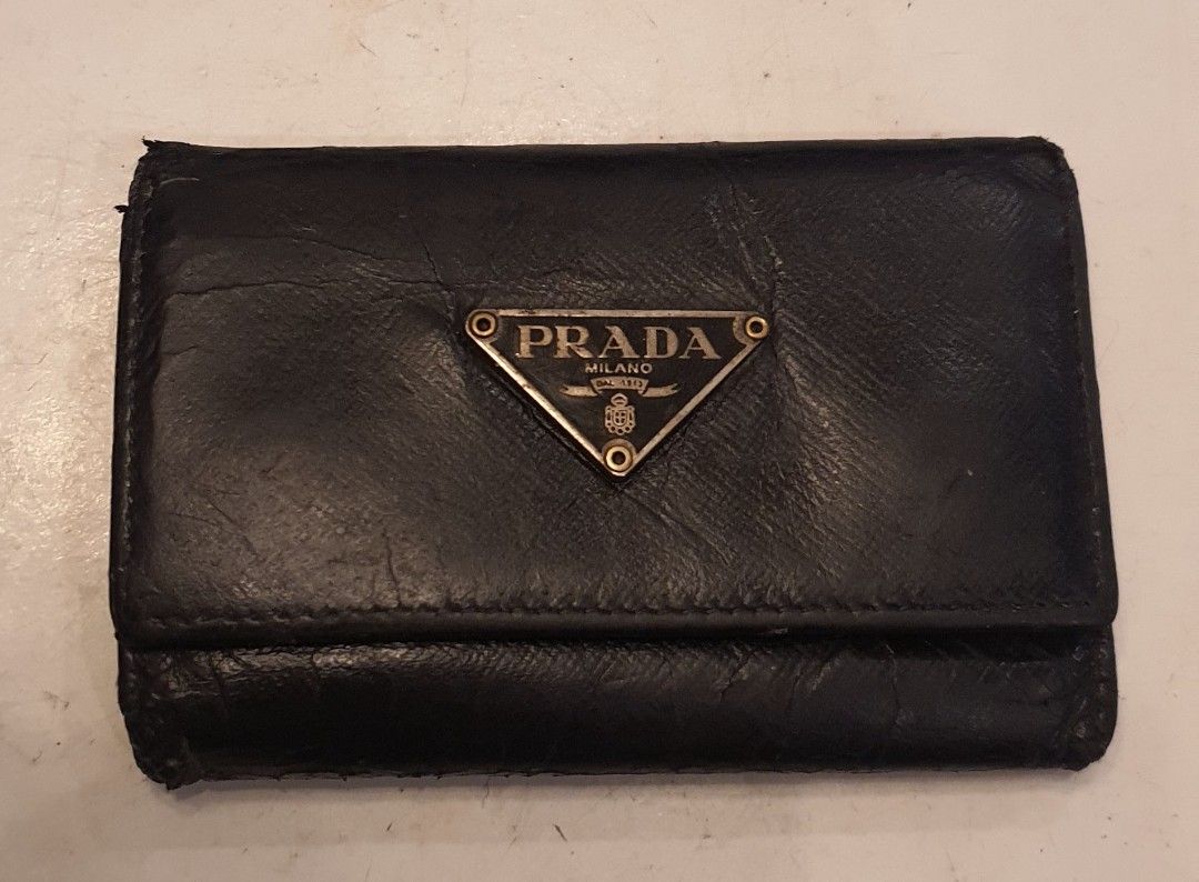 Authentic prada keyholder (Category: Luxury Bags & Wallets) located in Cavite. Submitted by ohmie23 (Listing ID 1352506057, Image 1). Description: Authentic prada keyholder.
