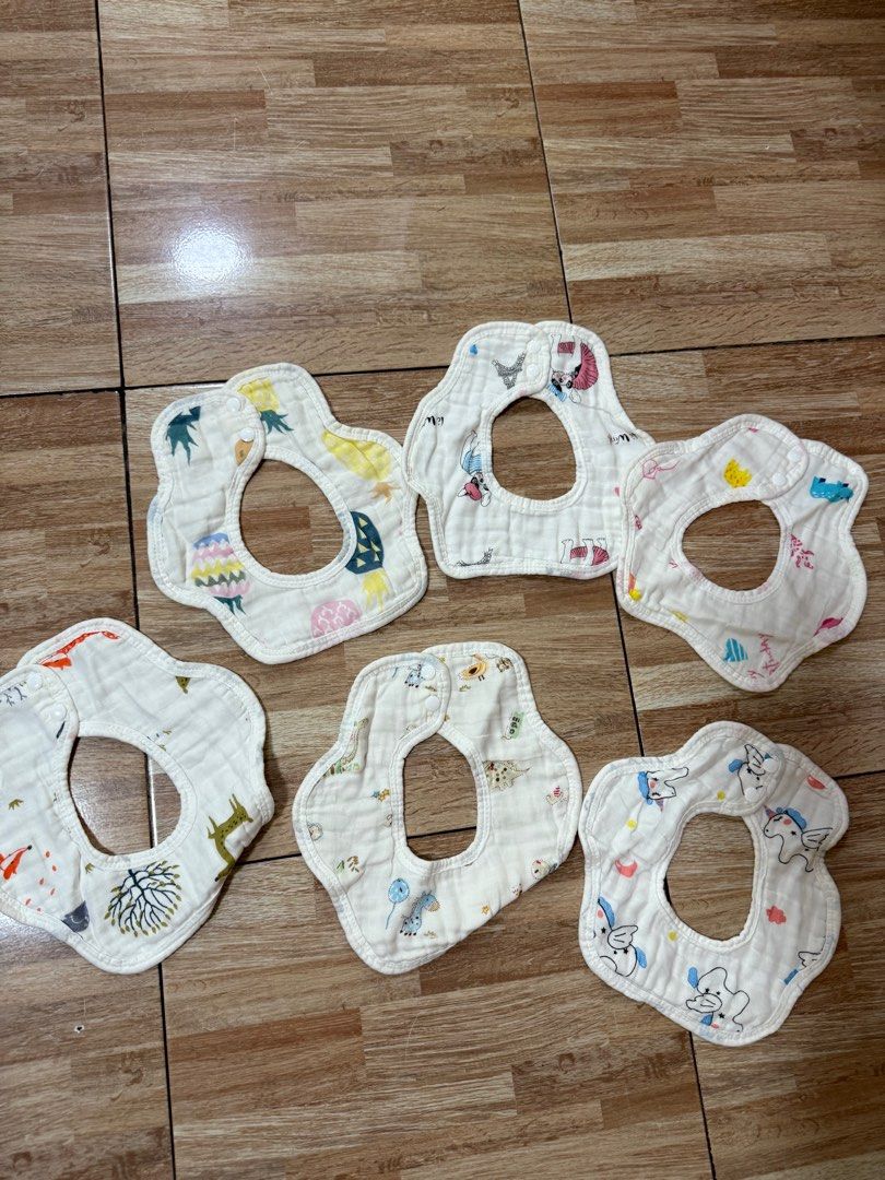 Baby bib (Category: Breastfeeding & Bottle Feeding) located in Santa Teresita. Submitted by iksluxuries2 (Listing ID 1352428553, Image 1). Description: Take all New Ship via j&t Location: Cagayan .