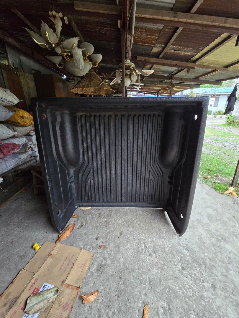 Bed Liner for Nissan Navara 2018 (Category: Body Parts and Accessories) located in Manila. Submitted by bbgenric (Listing ID 1352493965, Image 1). Description: genuine Nissan accesory.. original. item is in good condition. used but not abused..