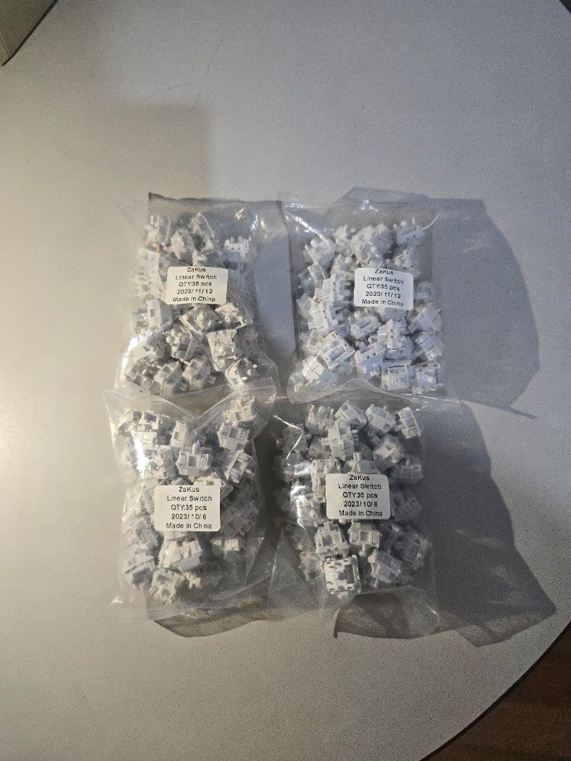Bolsa Supply Zaku Switch (Linear) (Category: Computer Keyboard) located in Manila. Submitted by softboiled (Listing ID 1352498412, Image 1). Description: 1,000 per pack. RFS: Extras Payment:Gcash.
