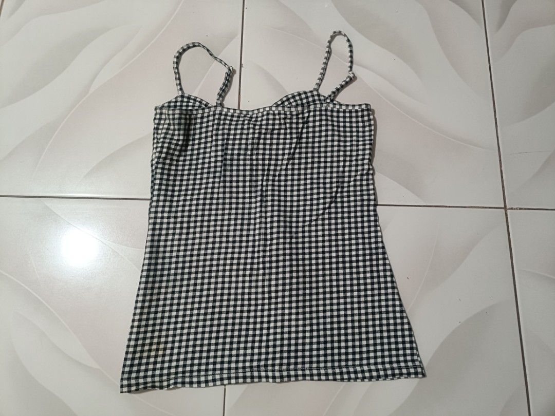 Checkered Tank Top (Category: Sleeveless) located in Taguig. Submitted by schdxt (Listing ID 1352365730, Image 2). Description: Checkered tank top from the brand George. Fits sizes XS-M..