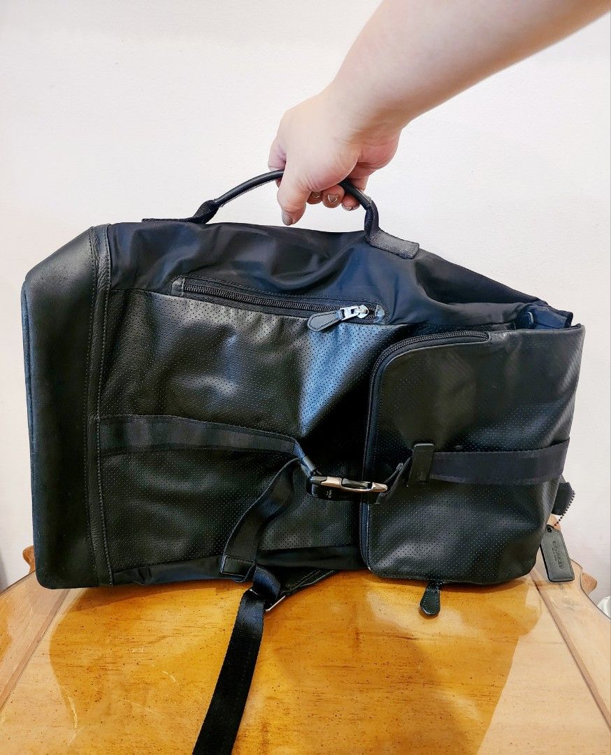 Coach Varick Duffle Leather Backpack (Category: Backpacks) located in Valenzuela. Submitted by absolutelychick (Listing ID 1322284138, Image 3). Description: size: L 10.25" x W 6.25" x H 17" top handle drop: 2.5" meron pong maliit na guhit sa buckle closure meron pong konting sign of usage yung ilalim parang magaspang po kung hahawakan.