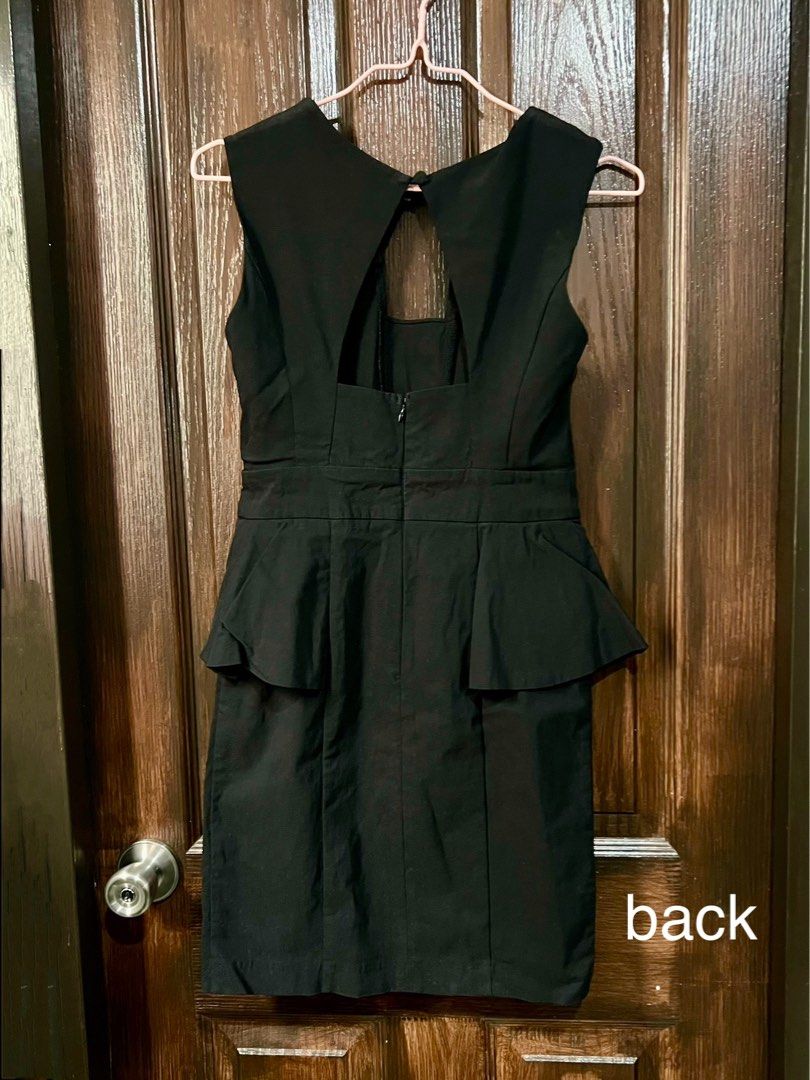 Petit Monde Cocktail Mini Dress (Category: Dresses) located in Santa Rosa. Submitted by itsmissmk28 (Listing ID 1352358401, Image 3). Description: Fits xs-s Lenght: 31-32in Waist: 24-26in.