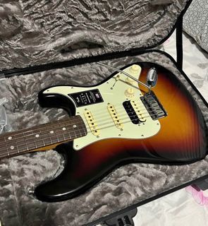 Fender American Stratocaster Ultra HSS RW