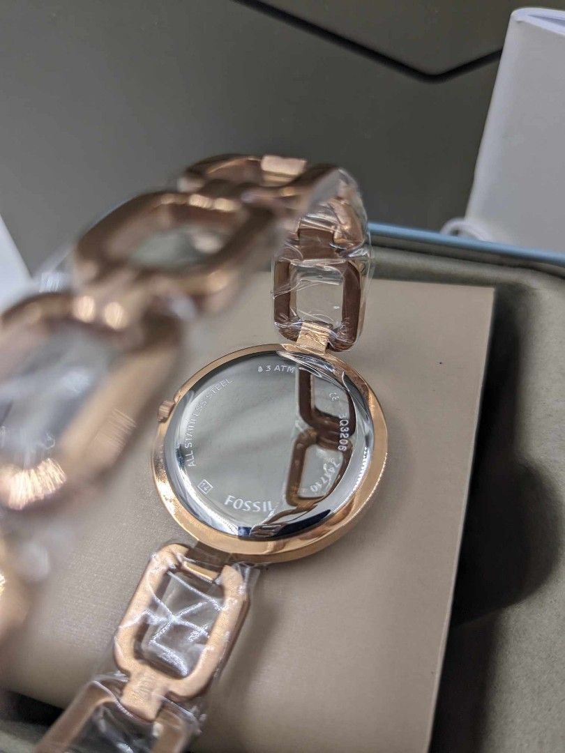 Fossil Kerrigan Watch for Women (Category: Women's Watches) located in Las Pinas. Submitted by luxlahvu2017 (Listing ID 1352388912, Image 2). Description: Authentic Fossil Kerrigan Watch for Women.