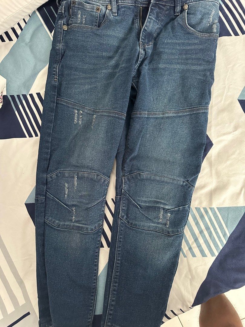 Jag / uniqlo / bny / coat (Category: Coats, Jackets and Outerwear) located in Makati City. Submitted by firy003 (Listing ID 1352376769, Image 2). Description: Jag jacket - 400 Uniqlo polo - 300 Bny pants - 200 Coat - 400.