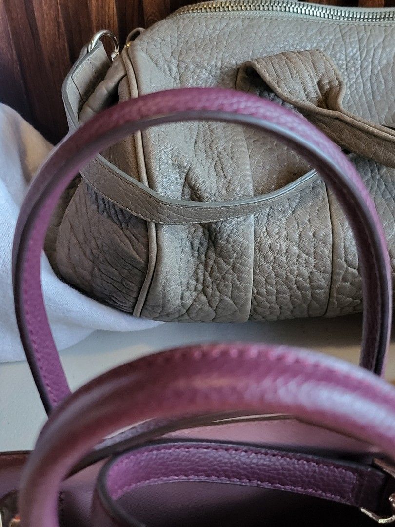 Kate Spade Eva Small Satchel, Deep Plum (Category: Luxury Bags & Wallets) located in Manila. Submitted by camar195 (Listing ID 1352493939, Image 3). Description: Kate Spade Eva Small Satchel, Deep Plum Inclusion: Tags Cards Description: Hardly used Nothing to declare *All items are authentic No lowballers PM for inquiries *Shipping and delivery c/o the buyer *Meet-up for serious buyers only (PM us for location).