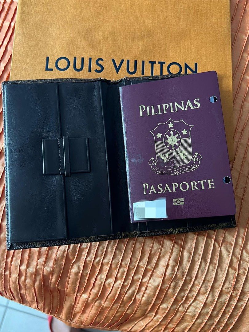 LV PASSPORT HOLDER AND WALLET (Category: Luxury Bags & Wallets) located in Manila. Submitted by peika15 (Listing ID 1352344759, Image 2). Description: authentic,Rank AB to B,with lv paperbag,📩for more info.