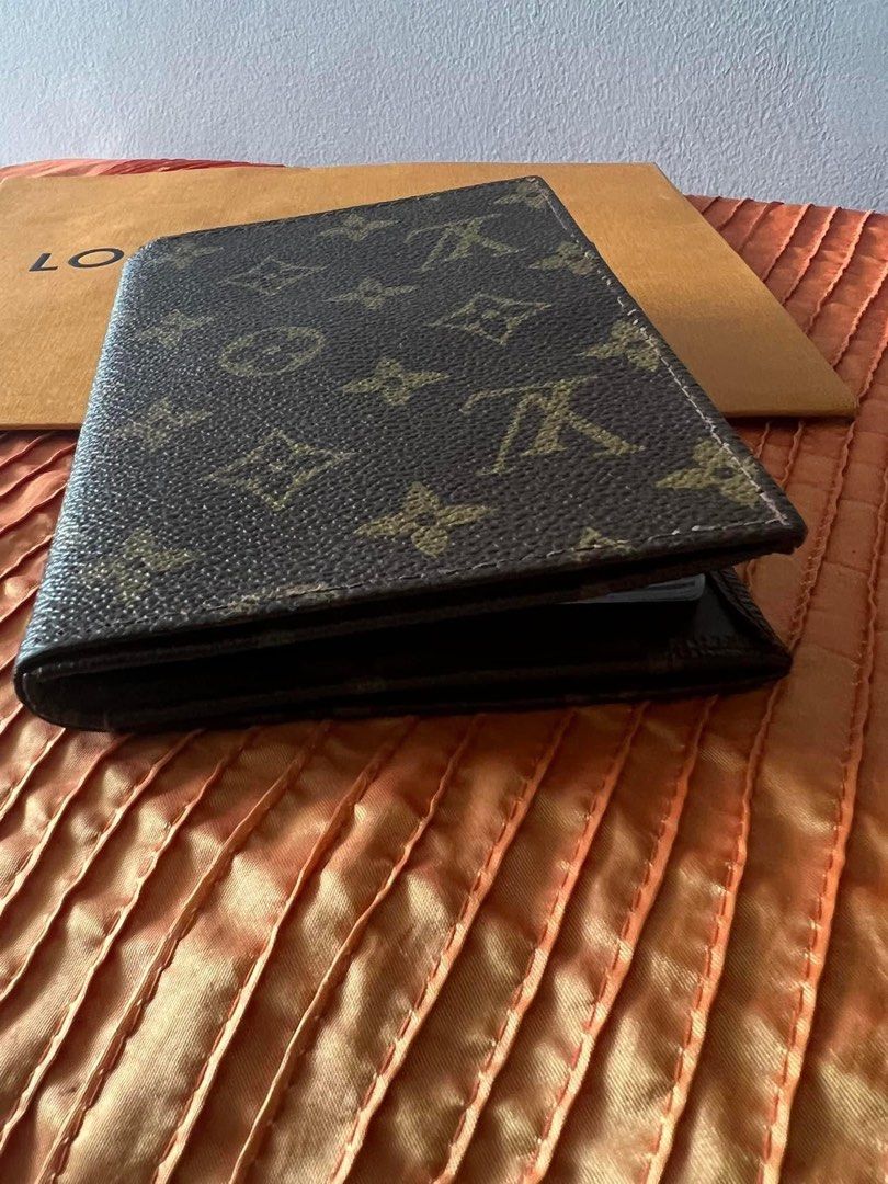 LV PASSPORT HOLDER AND WALLET (Category: Luxury Bags & Wallets) located in Manila. Submitted by peika15 (Listing ID 1352344759, Image 3). Description: authentic,Rank AB to B,with lv paperbag,📩for more info.