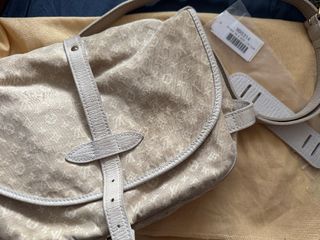 （分類：）位於 。 由 kikikkikkk 提交（商品編號 1352399185，圖片 1）。簡介： 。