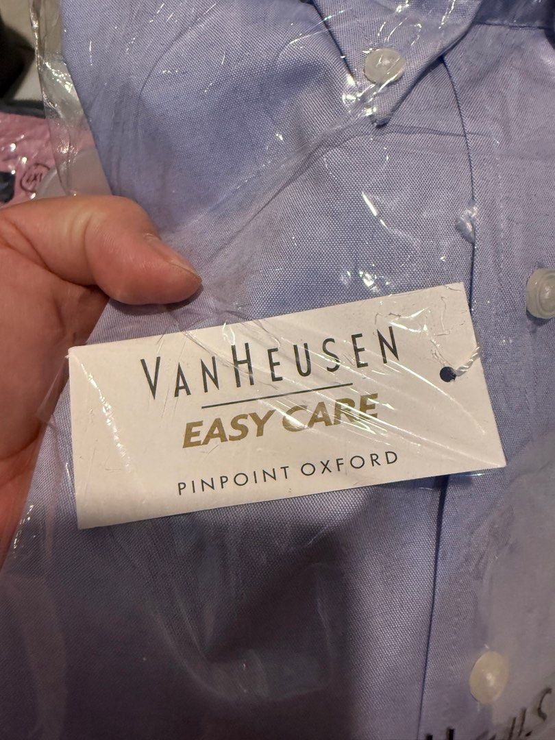 Men's Polo Longsleeves (Van Heusen) (Category: Formal Shirts) located in Paranaque City. Submitted by malor8989 (Listing ID 1352350407, Image 3). Description: Large Size 16 Style Pinpoint Oxford Shirt/ Longsleeves ( Check on Google) Shoping Fee c/0 BUYER Check size on pictures not yet opened with tags .