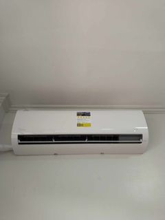 MIDEA CELEST AIRCON SPLIT TYPE INVERTER WITH INSTALLATION PACKAGE