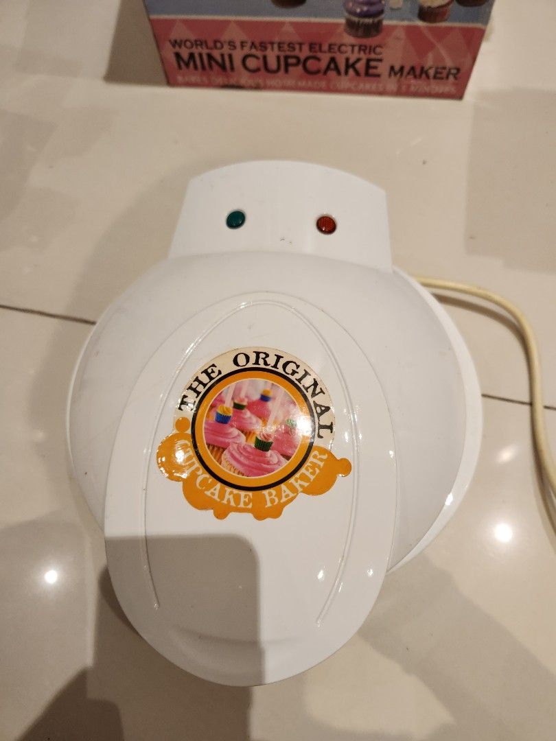 Mini cupcake maker 220 volts (Category: Breadmakers) located in San Juan City. Submitted by dailydealsphest2010 (Listing ID 1352396786, Image 2). Description: 220 volts no damage no issues .