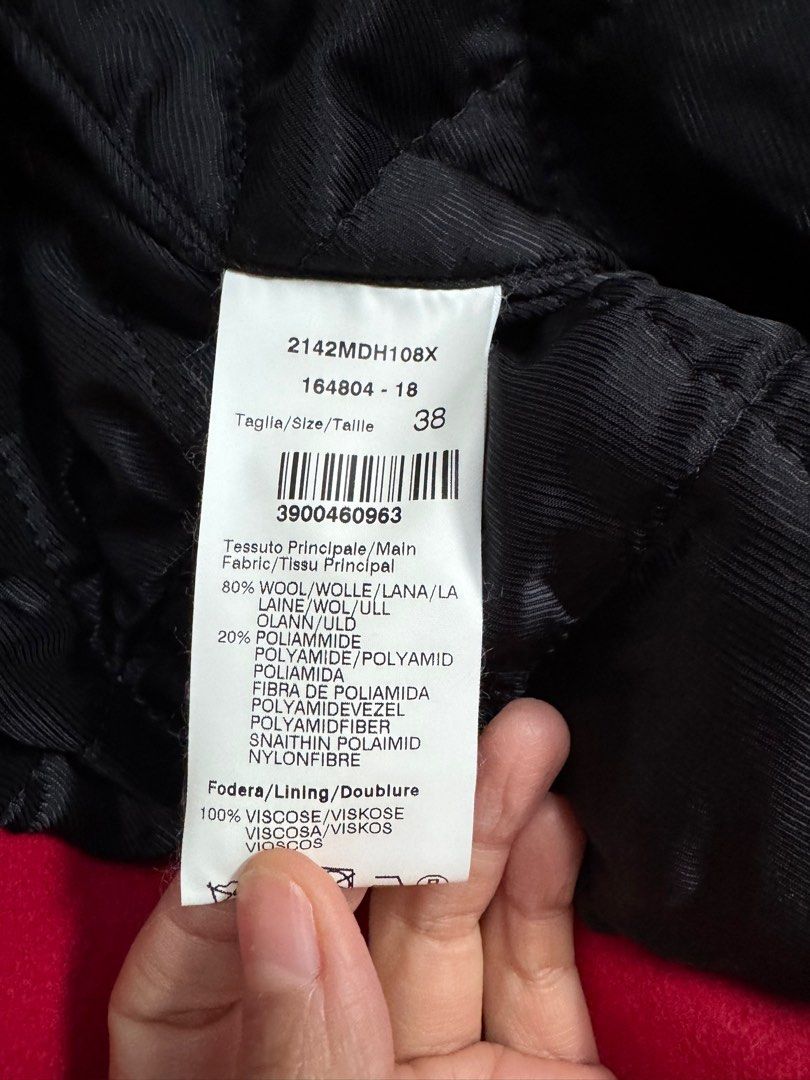 MSGM (Category: Coats, Jackets and Outerwear) located in Singapore. Submitted by dbzara (Listing ID 1352397905, Image 4). Description: Bomber jacket Great condition👍🏻.