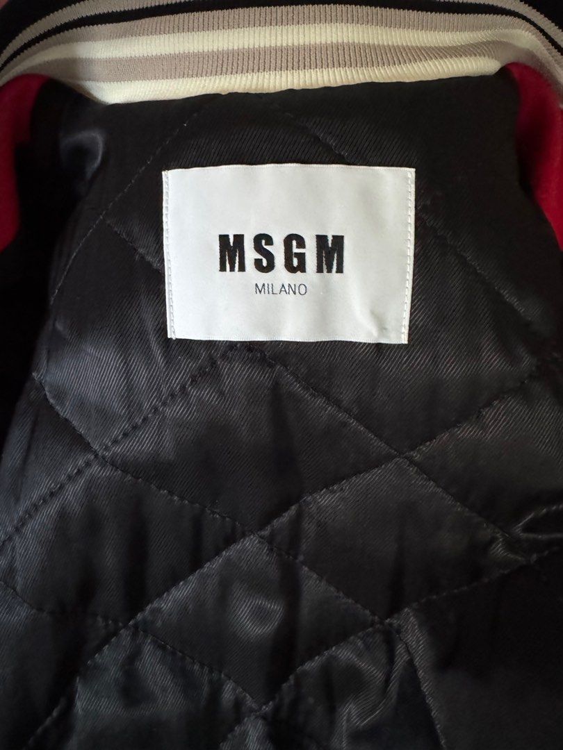 MSGM (Category: Coats, Jackets and Outerwear) located in Singapore. Submitted by dbzara (Listing ID 1352397905, Image 3). Description: Bomber jacket Great condition👍🏻.