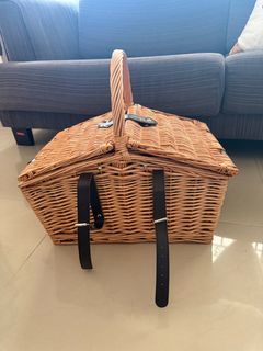 (Category: ) located in . Submitted by shoplovelife (Listing ID 1352435103, Image 1). Description: .