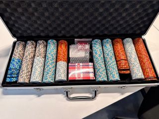 （分類：）位於 。 由 joshcanossa 提交（商品編號 1352421213，圖片 1）。簡介： 。