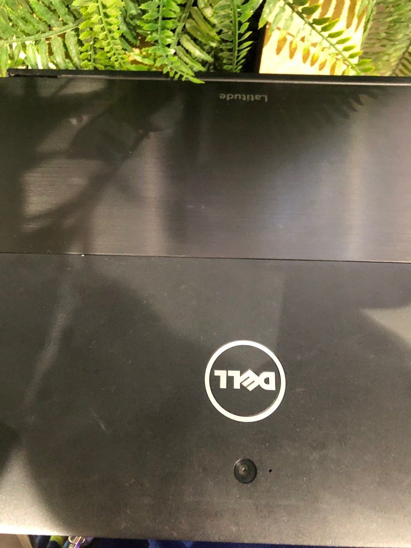 Rush sale‼️ Dell tablet 128gb (Category: Windows) located in Quezon City. Submitted by ConsumerGoodies (Listing ID 1352410344, Image 2). Description: Dell Latitude 128gb 4gb RAM 128gb memory Bili na lang kayo ng keyboard sa s*opp*.
