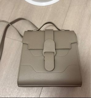（分類：）位於 。 由 cc425 提交（商品編號 1352400582，圖片 1）。簡介： 。