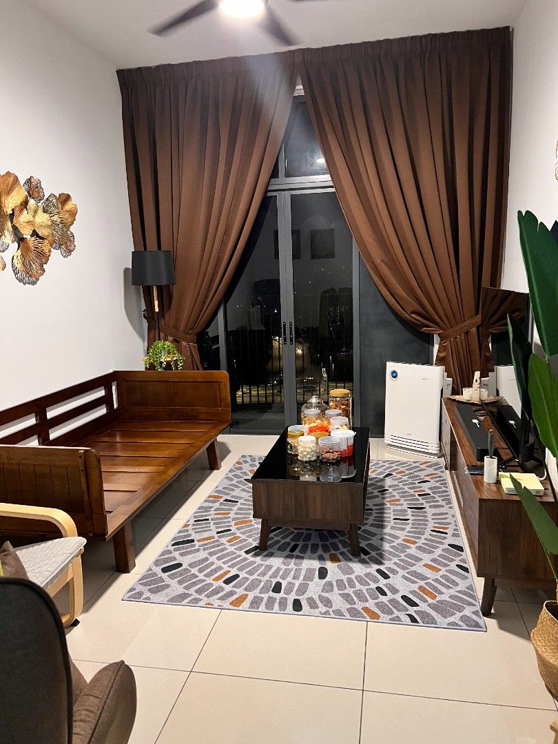 Sofa Bed (Category: Sofas) located in Kuala Lumpur. Submitted by kinomohamed (Listing ID 1352363829, Image 1). Description: Sarung sofa berzip & boleh dicuci. Ada sedikit calar. Message for more picture.