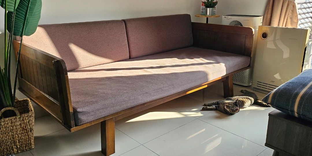 Sofa Bed (Category: Sofas) located in Kuala Lumpur. Submitted by kinomohamed (Listing ID 1352363829, Image 2). Description: Sarung sofa berzip & boleh dicuci. Ada sedikit calar. Message for more picture.