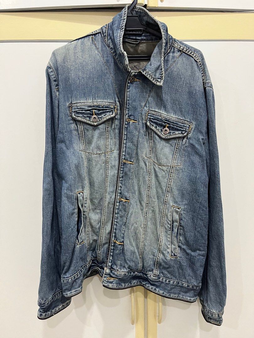 Springfield Denim Jacket (Category: Coats, Jackets and Outerwear) located in Kuala Lumpur. Submitted by expanzee (Listing ID 1352441321, Image 2). Description: Springfield Denim Jacket..