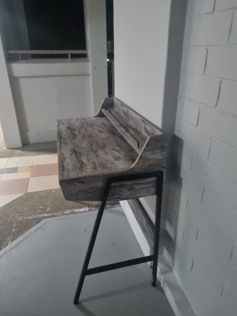 Study table (Category: Tables & Sets) located in Singapore. Submitted by sr1r4m (Listing ID 1352512467, Image 3). Description: can dismantle also but its according to your convinience... got it at 460.