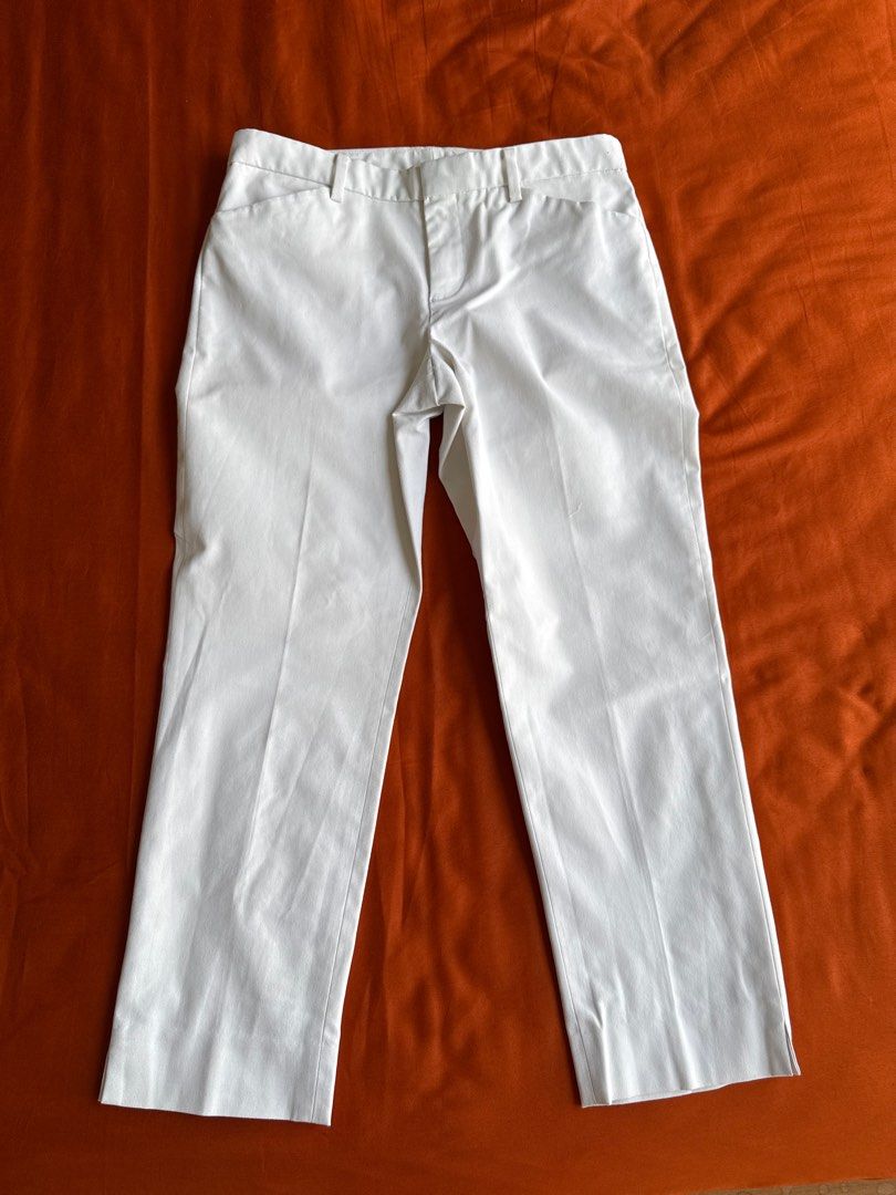 Uniqlo Pants (Category: Other Bottoms) located in Singapore. Submitted by linzzyt (Listing ID 1352348415, Image 2). Description: Uniqlo 3/4 pant (mid waist). Available in 3 colours - black, grey and white. One pair at $10 .