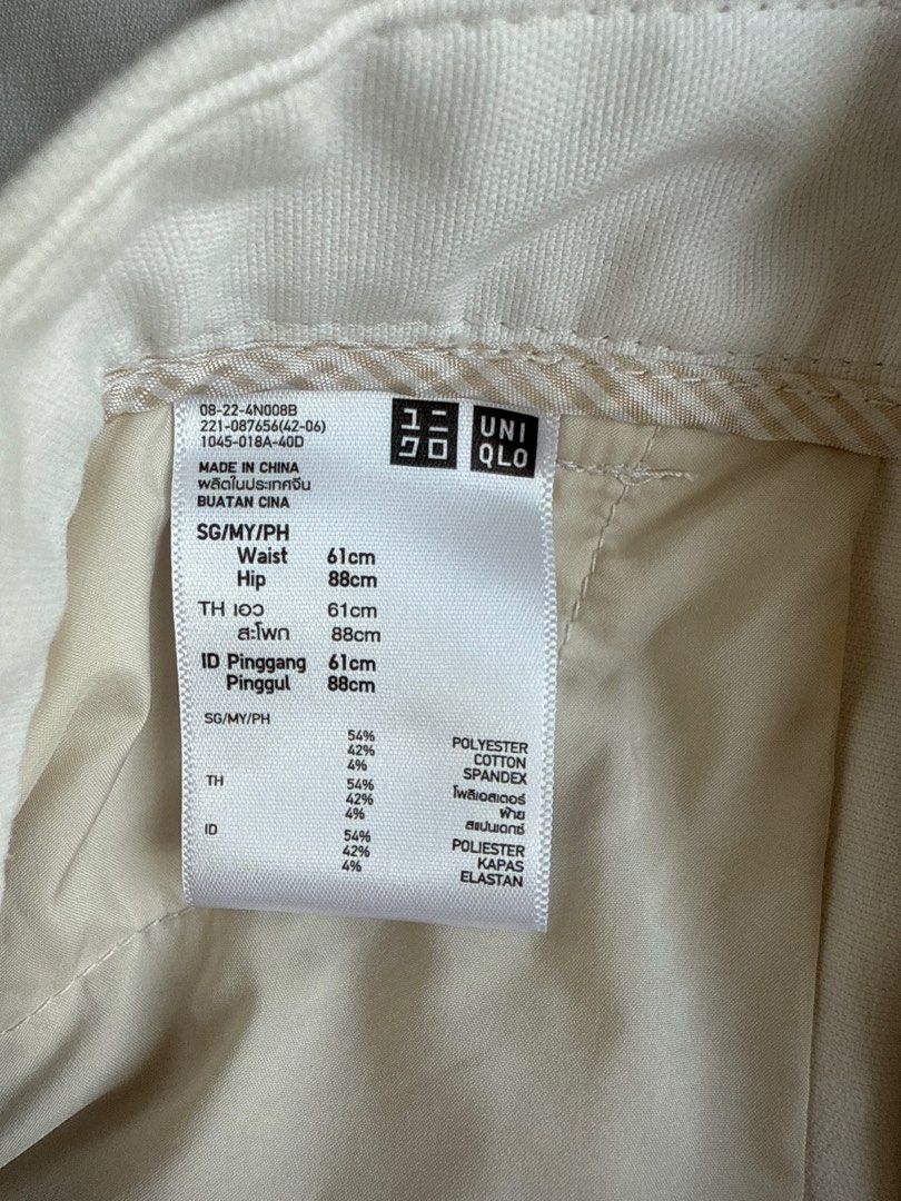 Uniqlo Pants (Category: Other Bottoms) located in Singapore. Submitted by linzzyt (Listing ID 1352348415, Image 3). Description: Uniqlo 3/4 pant (mid waist). Available in 3 colours - black, grey and white. One pair at $10 .