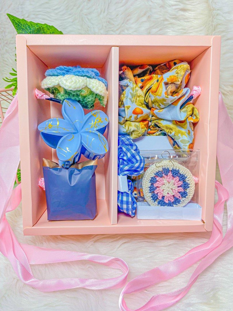 Valentines Gift Set (Category: Gift Baskets & Hampers) located in Pasay City. Submitted by madelinefashionshop (Listing ID 1352502578, Image 2). Description: Loc: Pasay PM for interested buyer .