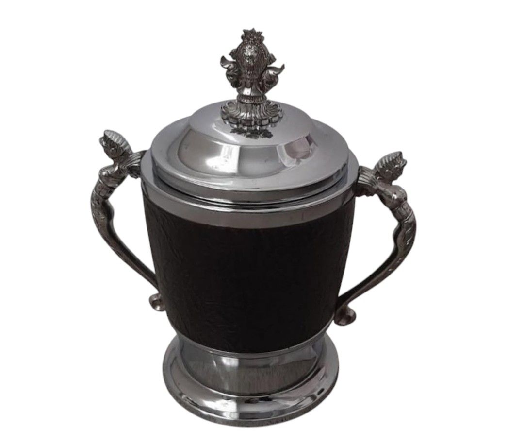 Vintage Style Wine Cooler / Ice Bucket (Category: Other Kitchenware & Tableware) located in Davao. Submitted by rare_finds_dvo_trd (Listing ID 1352394485, Image 1). Description: .