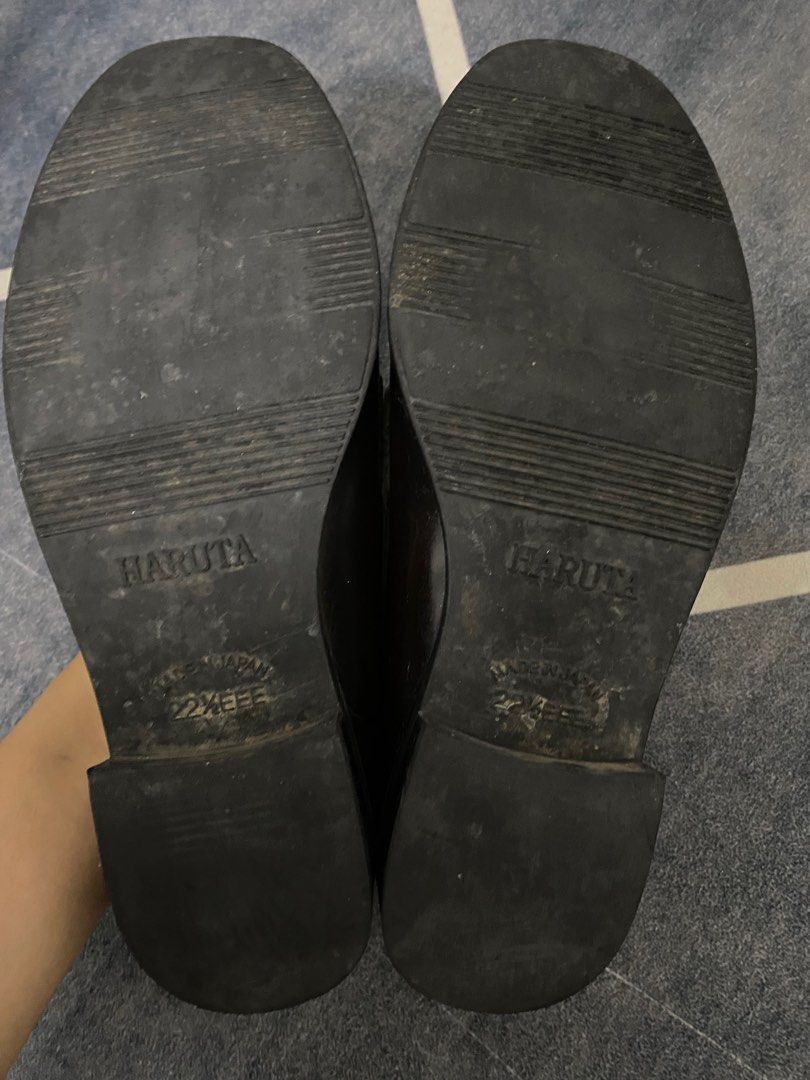 Women Loafer (Category: Loafers) located in Kuantan. Submitted by sqhmaira (Listing ID 1352425458, Image 2). Description: 22.5cm beli dekat jjj (RM30) nak jual sebab tak pakai price exclude postage.
