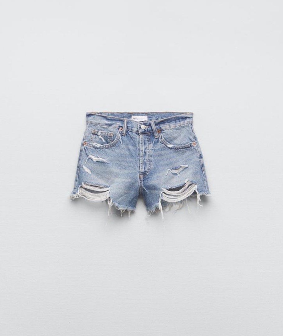 Zara TRF Mid-Rise Denim Shorts (Category: Shorts) located in Pasig City. Submitted by ysa_r (Listing ID 1352495613, Image 1). Description: - never worn, no when worn pic - rfs: not my style.
