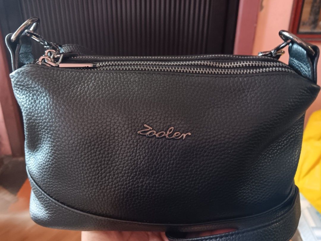 Zooler Genuine Leather Crossbody-Bag (Category: Luxury Bags & Wallets) located in Bacoor. Submitted by lhenz12 (Listing ID 1352366172, Image 2). Description: excellent condition, like new..