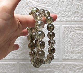 天然高質冰透濃色密礦綠超七綠碧璽髪晶綠碧髮手鍊《男女合適》
12mm42.8g手圍18cm＄525❌265
14+mm61.6g手圍19cm$763❌
💚專注事業財運💚靚礦畢業級
綠超七綠碧璽髪晶具有招財、健康、吸引姻緣和愛情運、帶來好人緣、療癒心情、招貴人、防小人、消除負能量、提升工作和學習能力等多種功效。
＄300以上可面交,港鐵元朗站下午四點後🙏預約64236505553411110